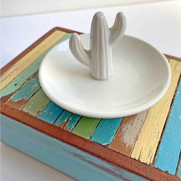 🌼5/$25🌼Cactus 🌵 ceramic ring/jewelery holder - Picture 2 of 4